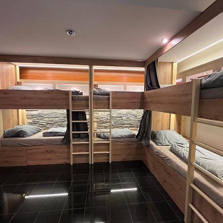 Zen Zone Hostel Братислава Экстерьер фото