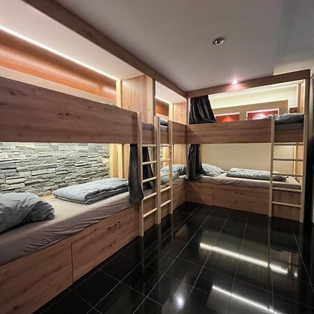 Zen Zone Hostel Братислава Экстерьер фото