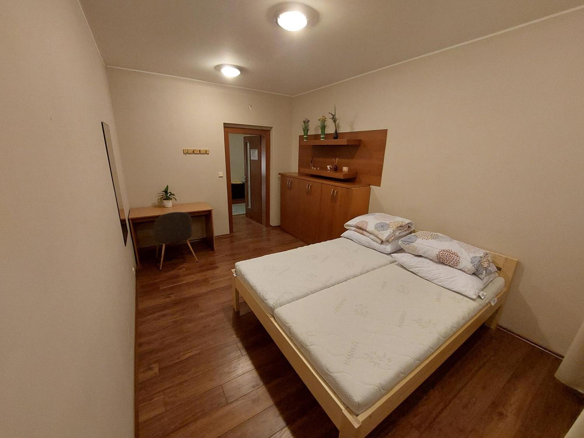 Zen Zone Hostel Братислава Экстерьер фото
