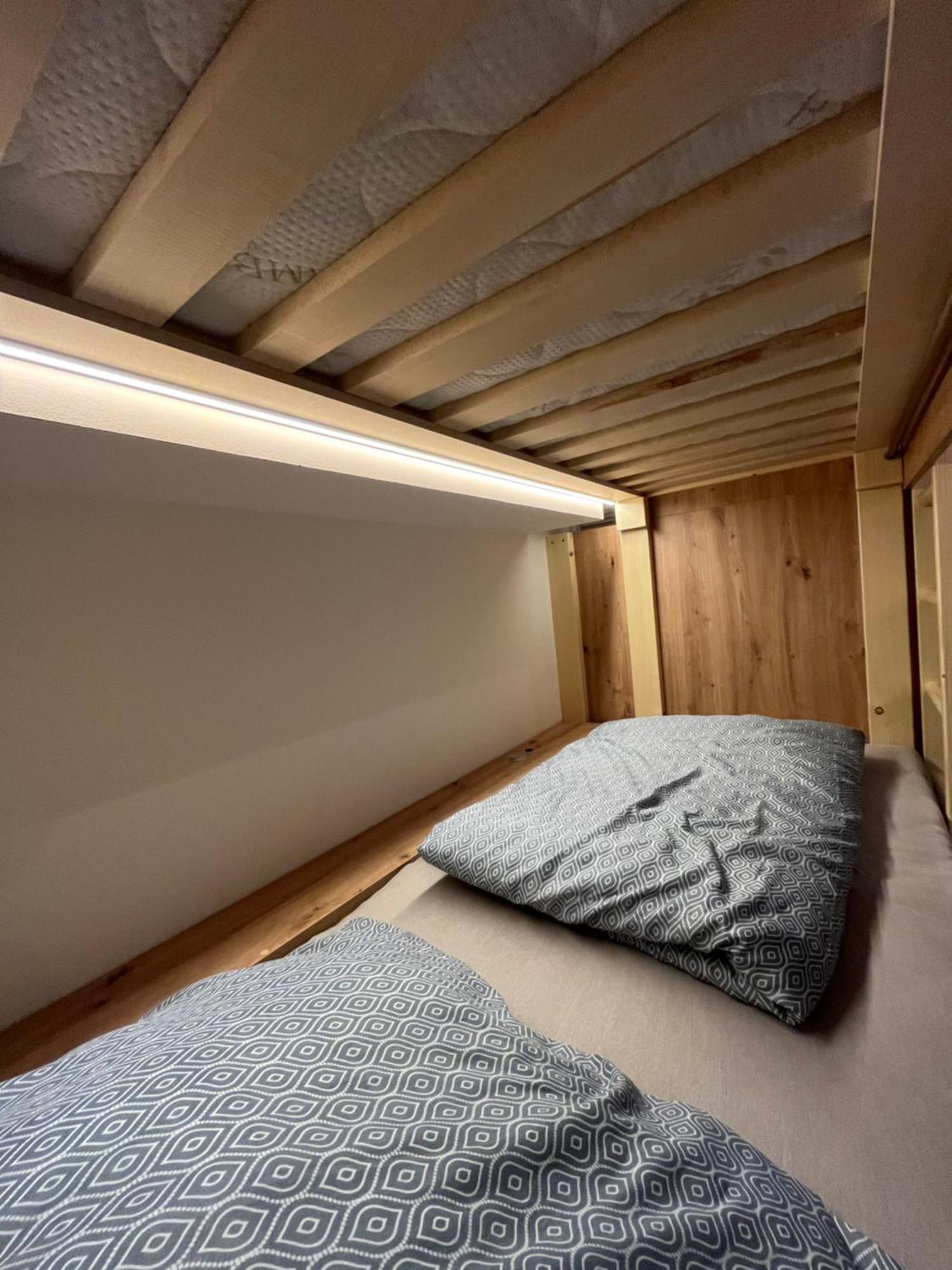 Zen Zone Hostel Братислава Экстерьер фото