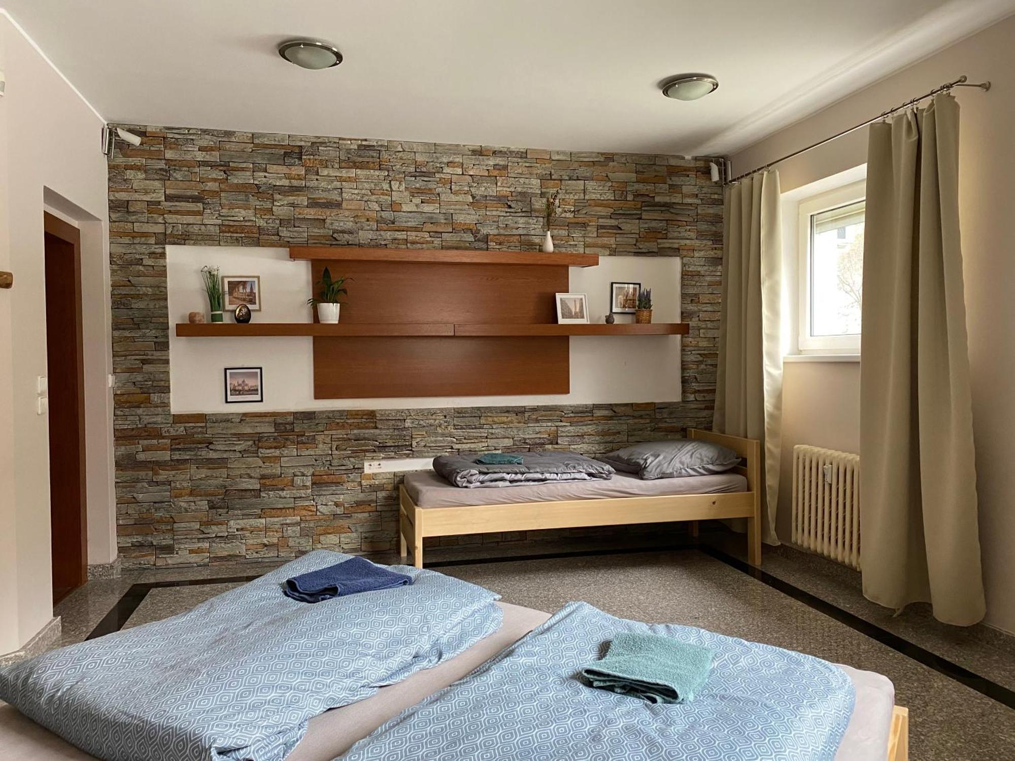 Zen Zone Hostel Братислава Экстерьер фото