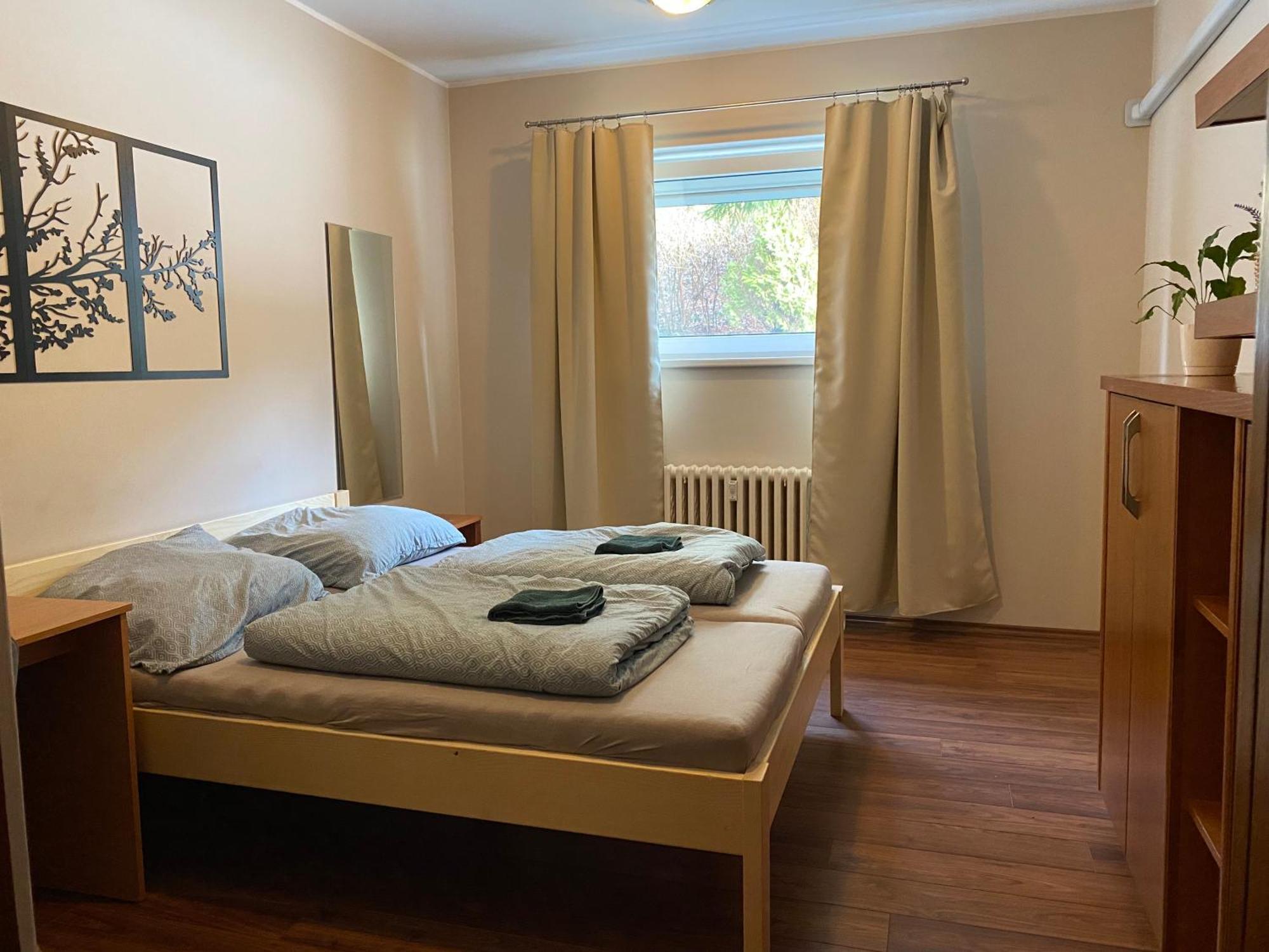 Zen Zone Hostel Братислава Экстерьер фото